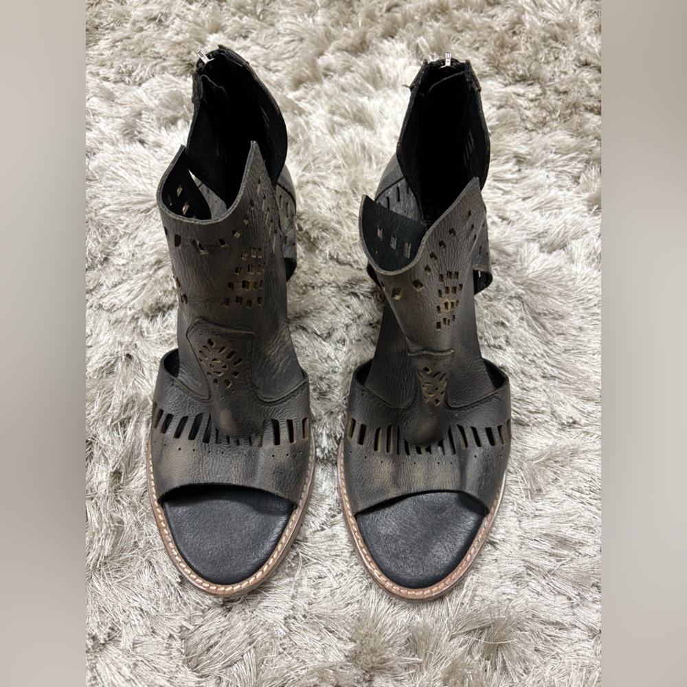 Veracruz Stylish Grey distressed Women's Sandals sz41